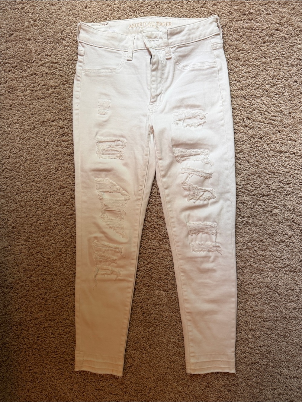American Eagle Outfitters White Distressed Skinny high-rise jegging crop